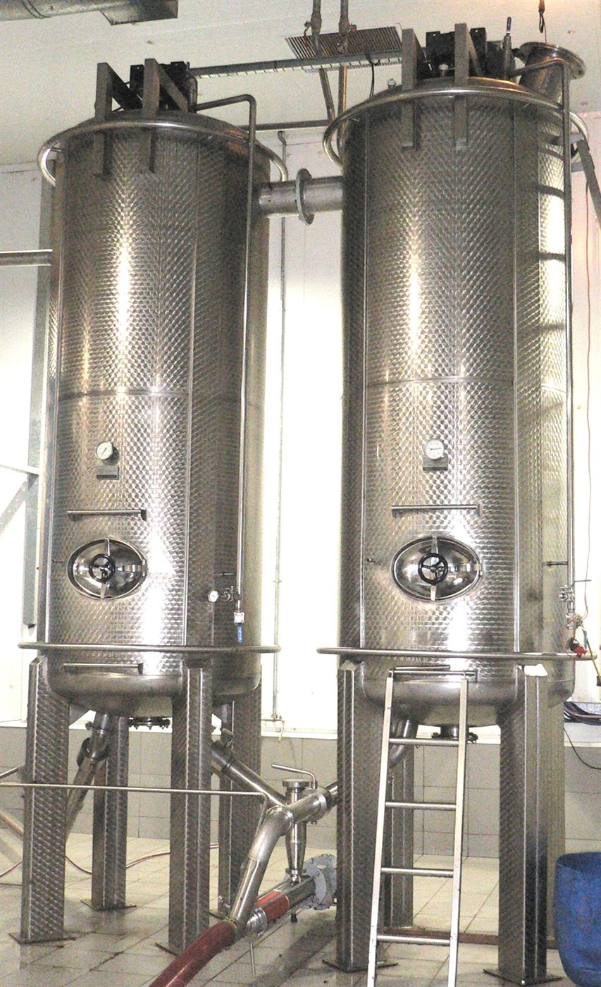 Amasadora vertical de acero inoxidable con tamiz y escotilla de inspección